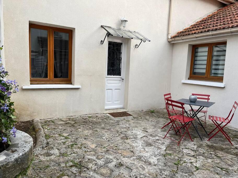 Petite Maison De Ville Au Calme Brie-Comte-Robert Luaran gambar